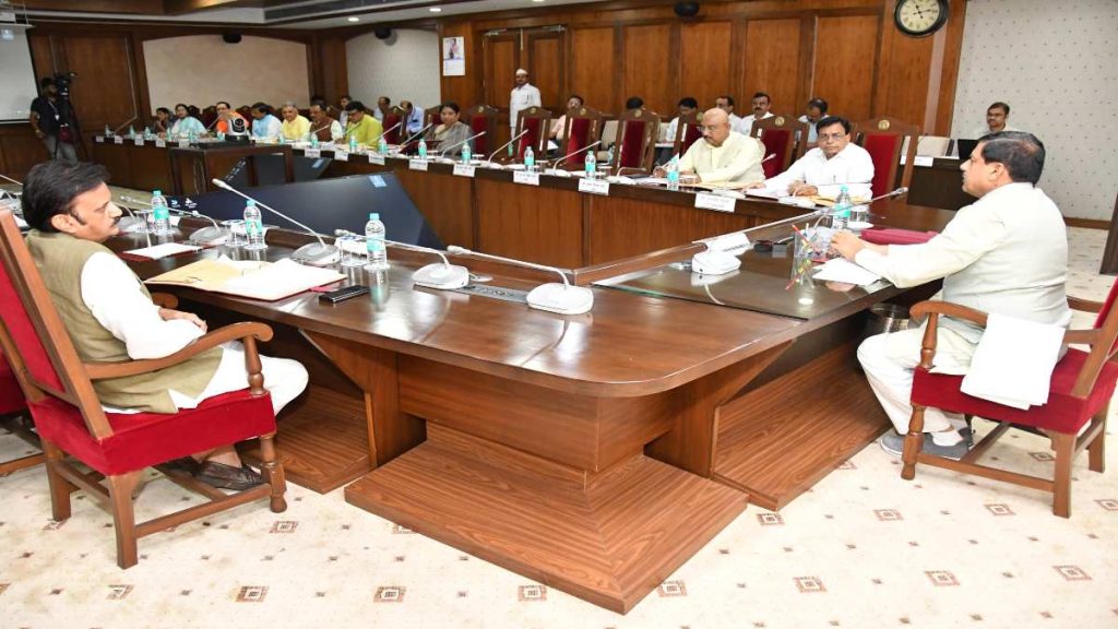 भोपाल – मध्यप्रदेश-निगम, मंडलों, समितियों, परिषदों, प्राधिकरणों एवं अन्य संस्थाओं के अध्यक्ष, उपाध्यक्ष, संचालक, सदस्यों के पूर्व में किए गए मनोनयन निरस्त।