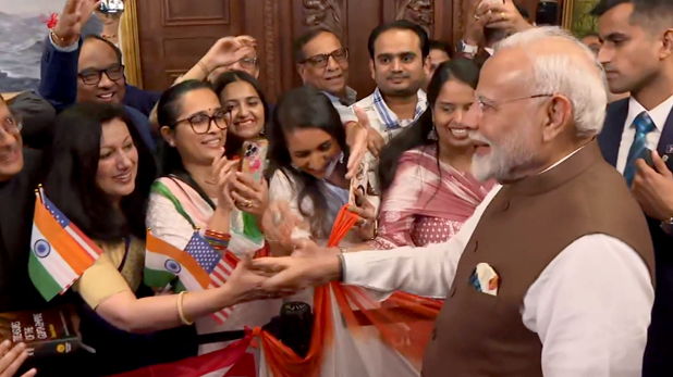 मोदीमय हुआ अमेरिका: गरबा की धूम के साथ पीएम मोदी का भव्य स्वागत