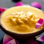 त्वचा को निखार देगा उबटन