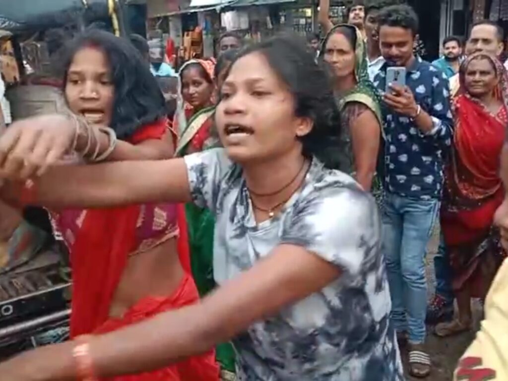 सोशल मीडिया पर वायरल वीडियो: एक प्रभावशाली परिघटना