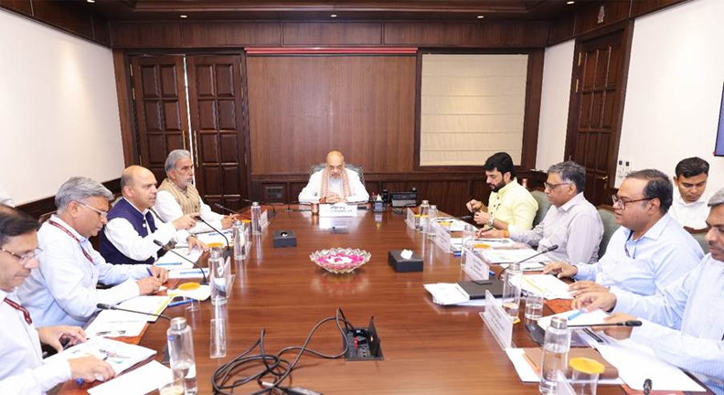 सहकारी संस्थाओं की प्रगति पर अमित शाह की समीक्षा बैठक