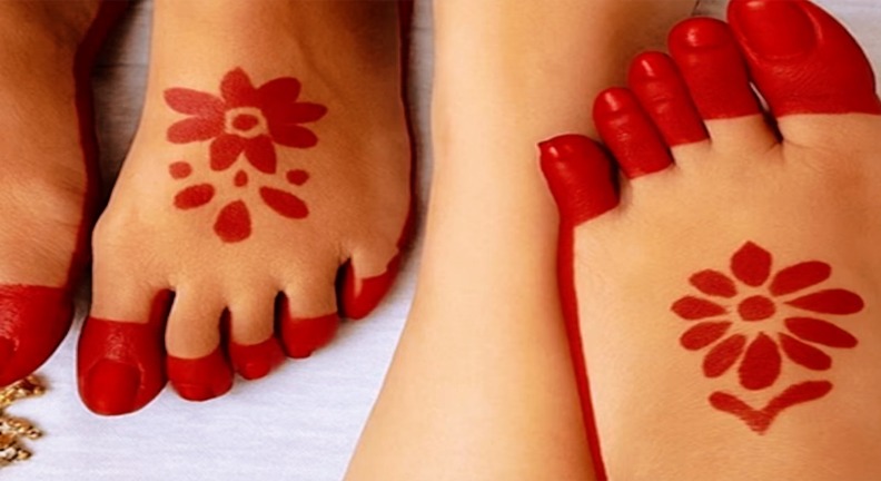 6. फूल-पत्ती बेल डिजाइन