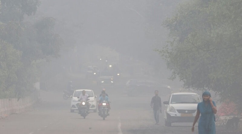 दिल्ली-NCR में AQI 500 पार, जहरीली हवा से हाहाकार