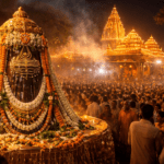 उज्जैन के महाकालेश्वर मंदिर में महाशिवरात्रि 2026 के अवसर पर दूल्हे के रूप में सजे भगवान महाकाल और दर्शन के लिए उमड़ी भीड़।