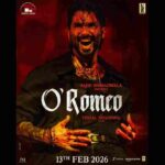 फिल्म ओ रोमियो के सेट पर हुसैन दलाल ‘छोटू’ के किरदार में नजर आते हुए, साथ में शाहिद कपूर और निर्देशक विशाल भारद्वाज।