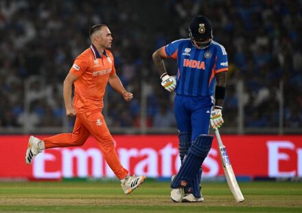 नरेंद्र मोदी स्टेडियम में खेले गए टी20 वर्ल्ड कप मैच के दौरान भारत और नीदरलैंड के खिलाड़ियों की झलक।