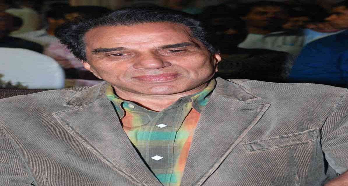 अंतरराष्ट्रीय BAFTA अवॉर्ड मंच पर भारतीय अभिनेता धर्मेंद्र को श्रद्धांजलि देते हुए दृश्य।