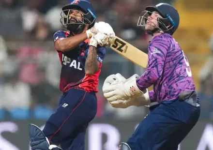 मुंबई के वानखेड़े स्टेडियम में टी-20 वर्ल्डकप 2026 के दौरान नेपाल और स्कॉटलैंड के बीच खेला गया मुकाबला, जिसमें नेपाल ने 7 विकेट से जीत दर्ज की।