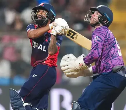 मुंबई के वानखेड़े स्टेडियम में टी-20 वर्ल्डकप 2026 के दौरान नेपाल और स्कॉटलैंड के बीच खेला गया मुकाबला, जिसमें नेपाल ने 7 विकेट से जीत दर्ज की।