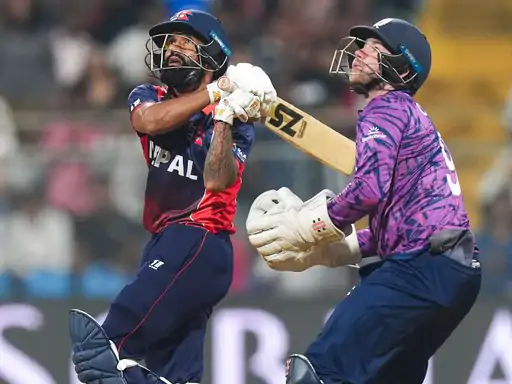 मुंबई के वानखेड़े स्टेडियम में टी-20 वर्ल्डकप 2026 के दौरान नेपाल और स्कॉटलैंड के बीच खेला गया मुकाबला, जिसमें नेपाल ने 7 विकेट से जीत दर्ज की।