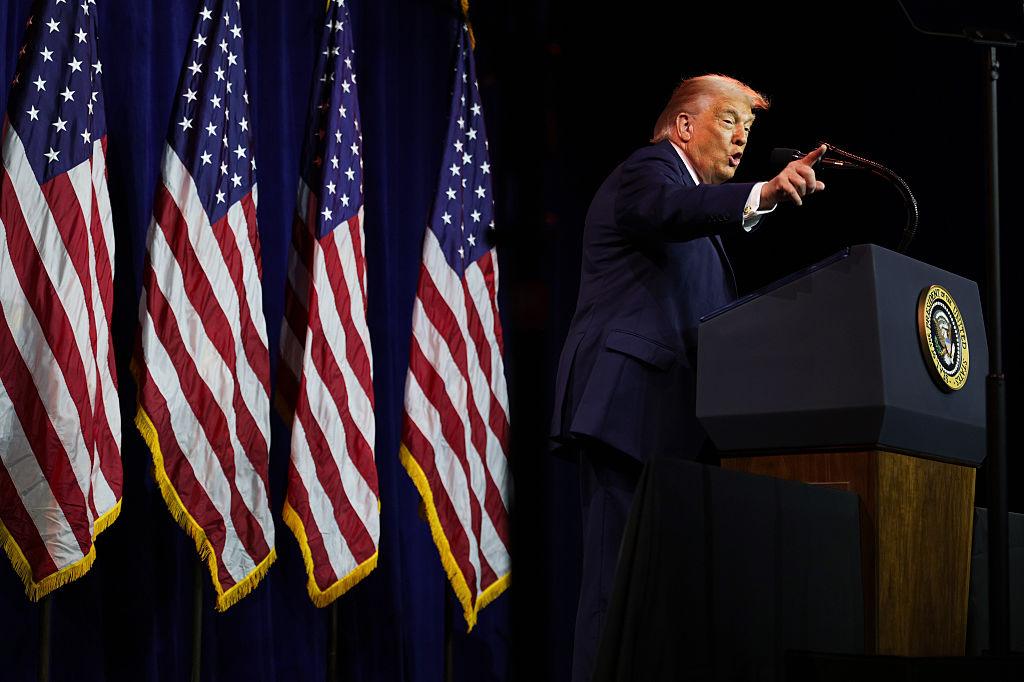 ट्रम्प भारत-पाक संघर्ष दावा | 200% टैरिफ की चेतावनी से टला टकराव?