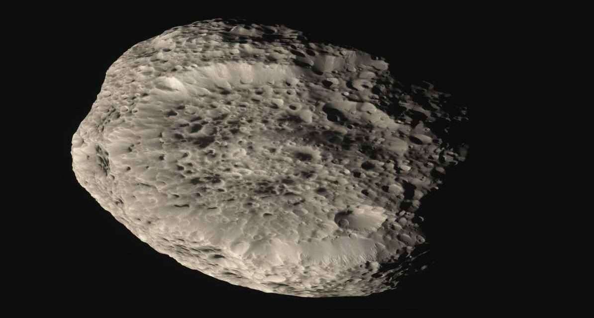 Saturn Moon Collision के बाद बना हाइपरियन चंद्रमा