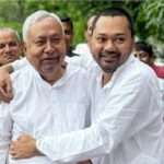 पटना की सड़कों और जेडीयू कार्यालय के बाहर लगे पोस्टरों में निशांत कुमार और नीतीश कुमार की तस्वीरें, जो उनकी संभावित राजनीतिक एंट्री को दर्शाती हैं।