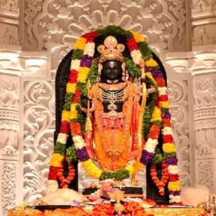 भगवान राम की प्रतिमा के साथ योगी सरकार द्वारा रामनवमी अवकाश 2026 की घोषणा दर्शाता दृश्य