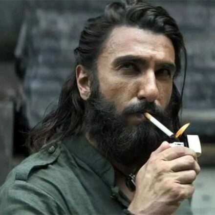 फिल्म धुरंधर 2 के विवादित सीन को लेकर सिख समुदाय और नेताओं द्वारा विरोध प्रदर्शन का दृश्य