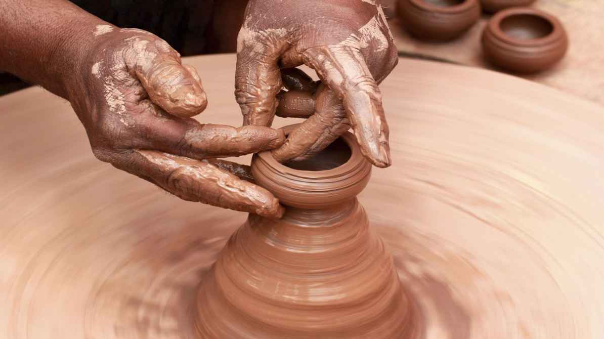 पारंपरिक पेशों के नए नाम पर चर्चा तेज