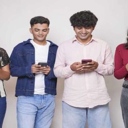 कर्नाटक सोशल मीडिया बैन से 16 साल से कम उम्र के बच्चों के सोशल मीडिया अकाउंट पर प्रतिबंध लगाने की तैयारी