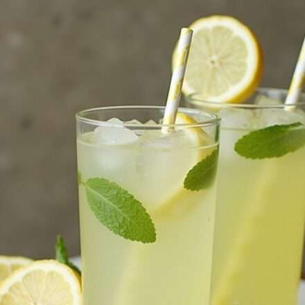 कैफे बिल में नींबू पानी गैस क्राइसिस चार्ज दिखाता हुआ उदाहरण