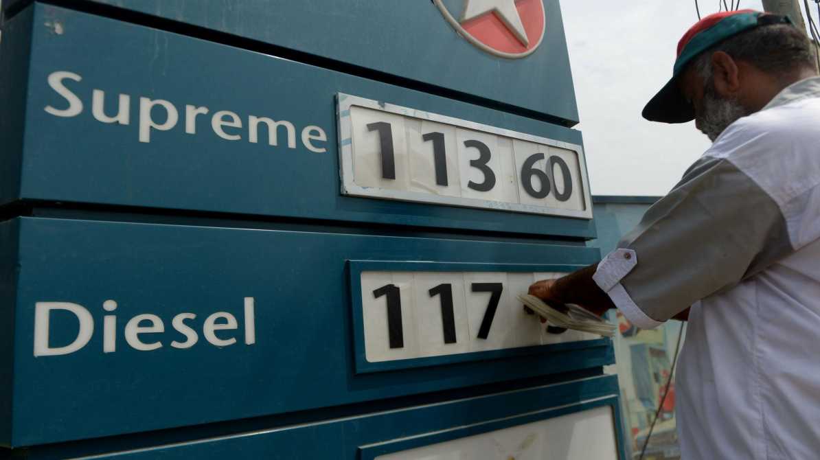 पाकिस्तान पेट्रोल-डीजल कीमत में कटौती, फिर भी भारत से महंगा