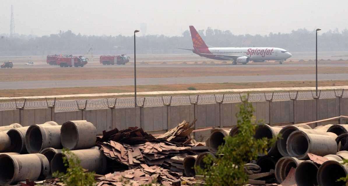 दिल्ली एयरपोर्ट हादसा के दौरान विमान में लगी आग और इमरजेंसी निकासी