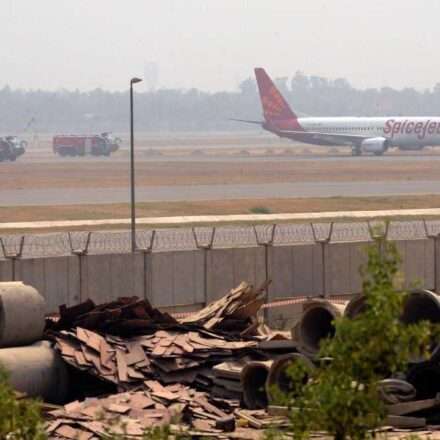 दिल्ली एयरपोर्ट हादसा के दौरान विमान में लगी आग और इमरजेंसी निकासी