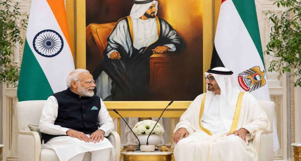 प्रधानमंत्री नरेंद्र मोदी और यूएई राष्ट्रपति के बीच रणनीतिक साझेदारी, रक्षा और ऊर्जा समझौतों पर चर्चा का दृश्य।