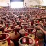 PNG गैस पाइपलाइन और LPG सिलेंडर की प्रतीकात्मक तस्वीर, जिसमें 30 जून 2026 के नियमों को दर्शाया गया है।