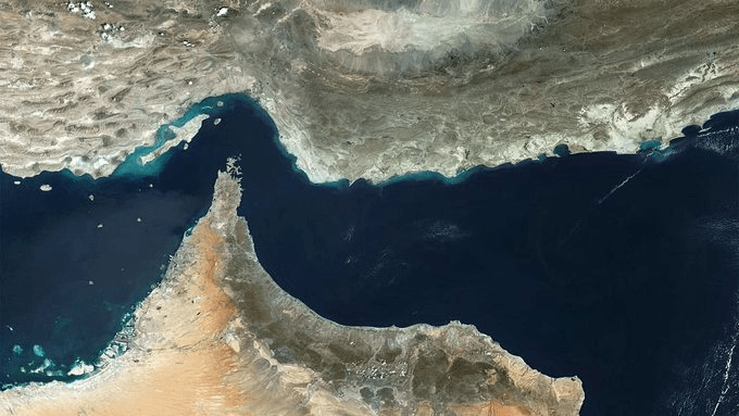 Strait of Hormuz :- होर्मुज जलडमरूमध्य को लेकर बढ़ा तनाव, अमेरिका और ईरान के दावों से वैश्विक चिंता गहराई