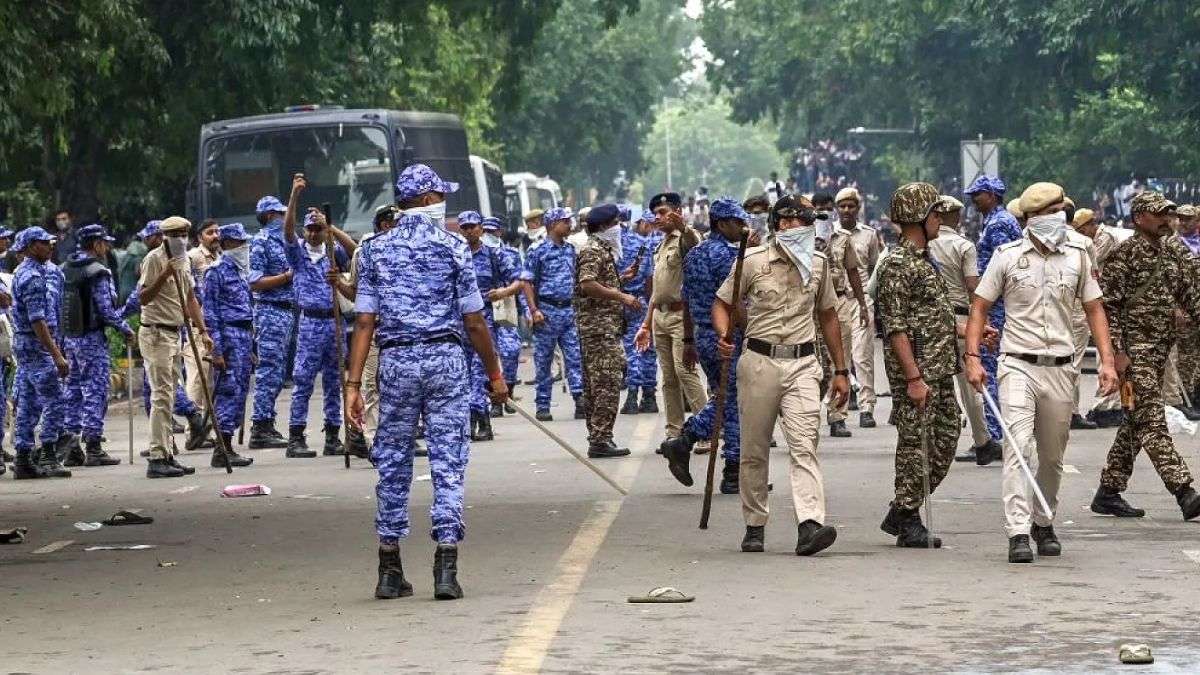 CRPF Deployment Delhi Protest :- CJP प्रदर्शन के बीच दिल्ली में बढ़ी सुरक्षा, बंगाल से विमानों के जरिए बुलाए गए CRPF जवान