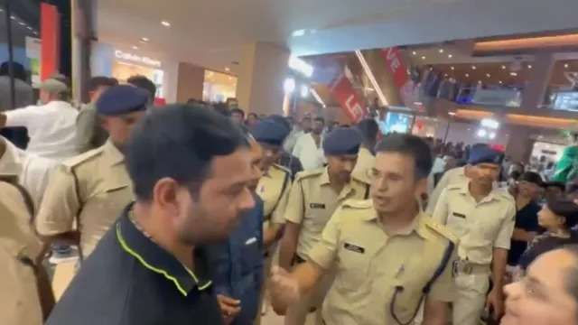 Tej Pratap Yadav Arrest :- छात्र आंदोलन के बाद तेज प्रताप यादव गिरफ्तार, 14 दिन की न्यायिक हिरासत में भेजे गए बेउर जेल