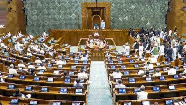 Public Examinations Amendment Bill 2026 :- लोकसभा में पेश होगा नया एंटी पेपर लीक बिल, NDA के 9 सांसद करेंगे चर्चा