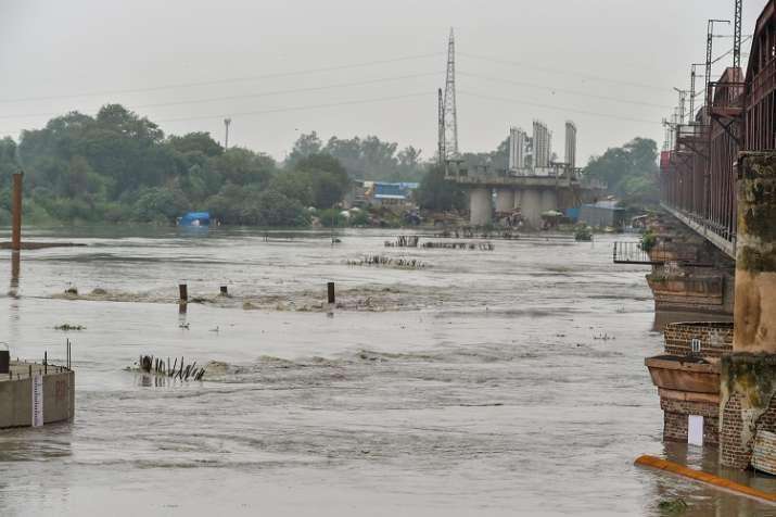 दिल्ली में बढ़ा यमुना जलस्तर, भारी बारिश के बाद प्रशासन सतर्क