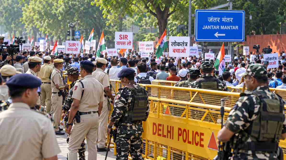 दिल्ली विरोध प्रदर्शन: जंतर-मंतर पर सुरक्षा कड़ी, भारी पुलिस बल तैनात, यातायात प्रभावित होने की आशंका